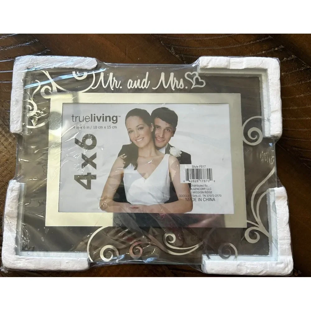 Trueliving 4x6 Mr & Mrs‎ Standing Or Hanging Picture Photo Frame/Brand New